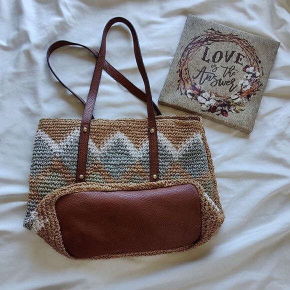 A New Approach Boho Style Woven Paper Material Purse w/ Chevron Design - Picture 2 of 9